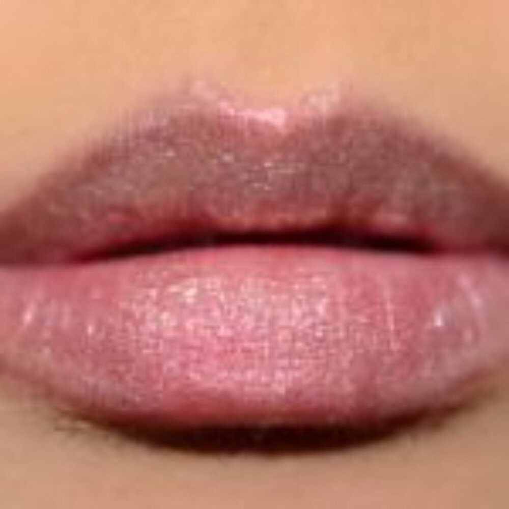 New in box MAC Metallic Lipstick in shade Pearly One Full size 3 g   Very rare L - Picture 2 of 4